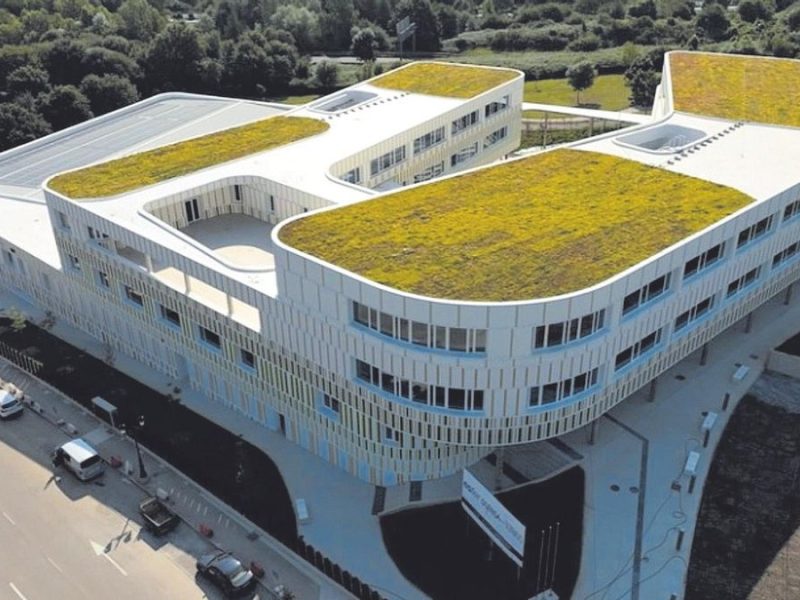 23d633f4-0d4c-49c2-b963-95cddd0bea5a_16-9-discover-aspect-ratio_default_0